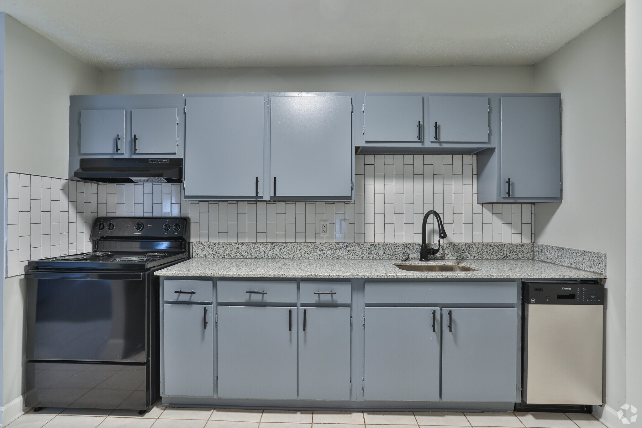 Magnolia Ridge spacious kitchen