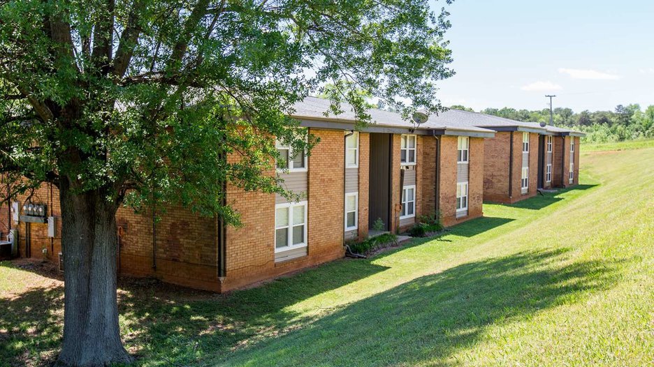 exterior view of Magnolia Ridge property